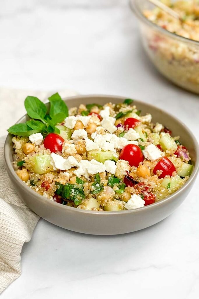 Bezglutenowa sałatka z komosą ryżową przy Hashimoto