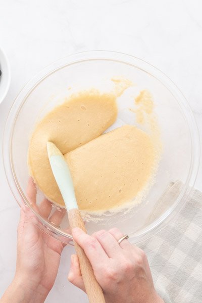 ciasto na placki z mąki migdałowej w misce