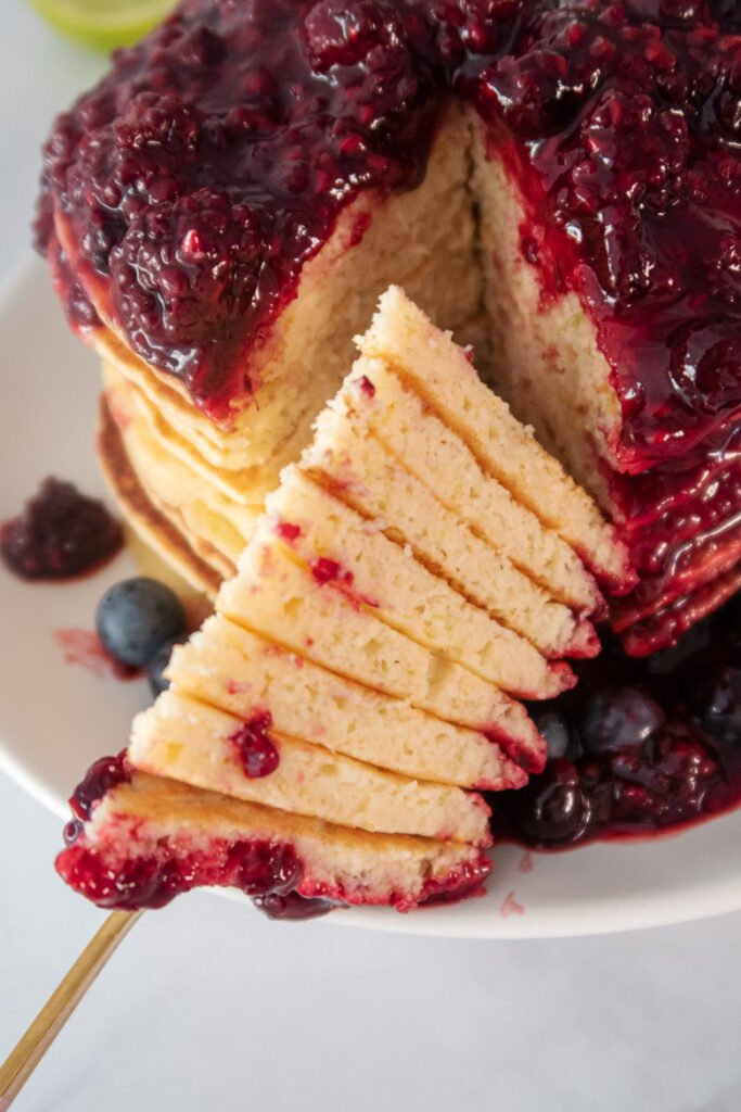 Cytrynowe pancakes z ricotty – śniadanie wysokobiałkowe