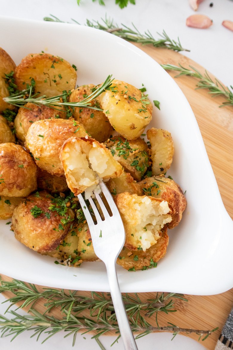 crispy herbs and garlic roasted potatoes